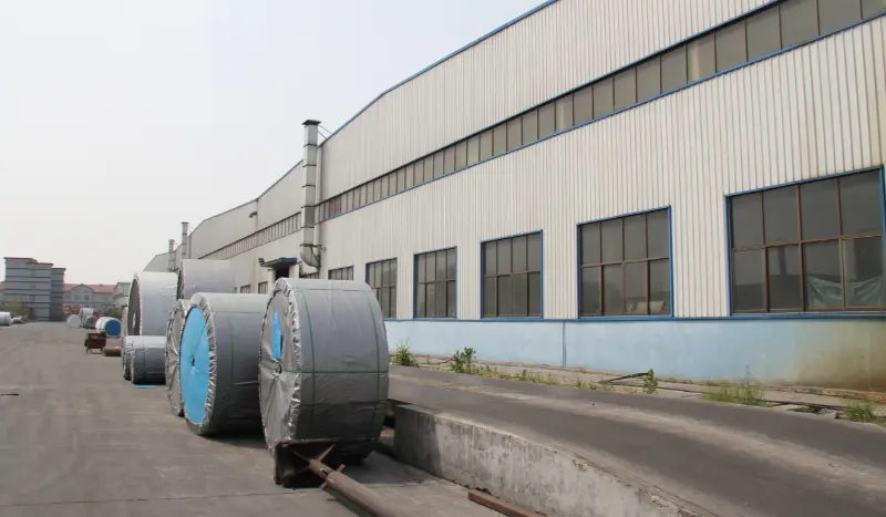 What is an Industrial Conveyor Rubber Belt